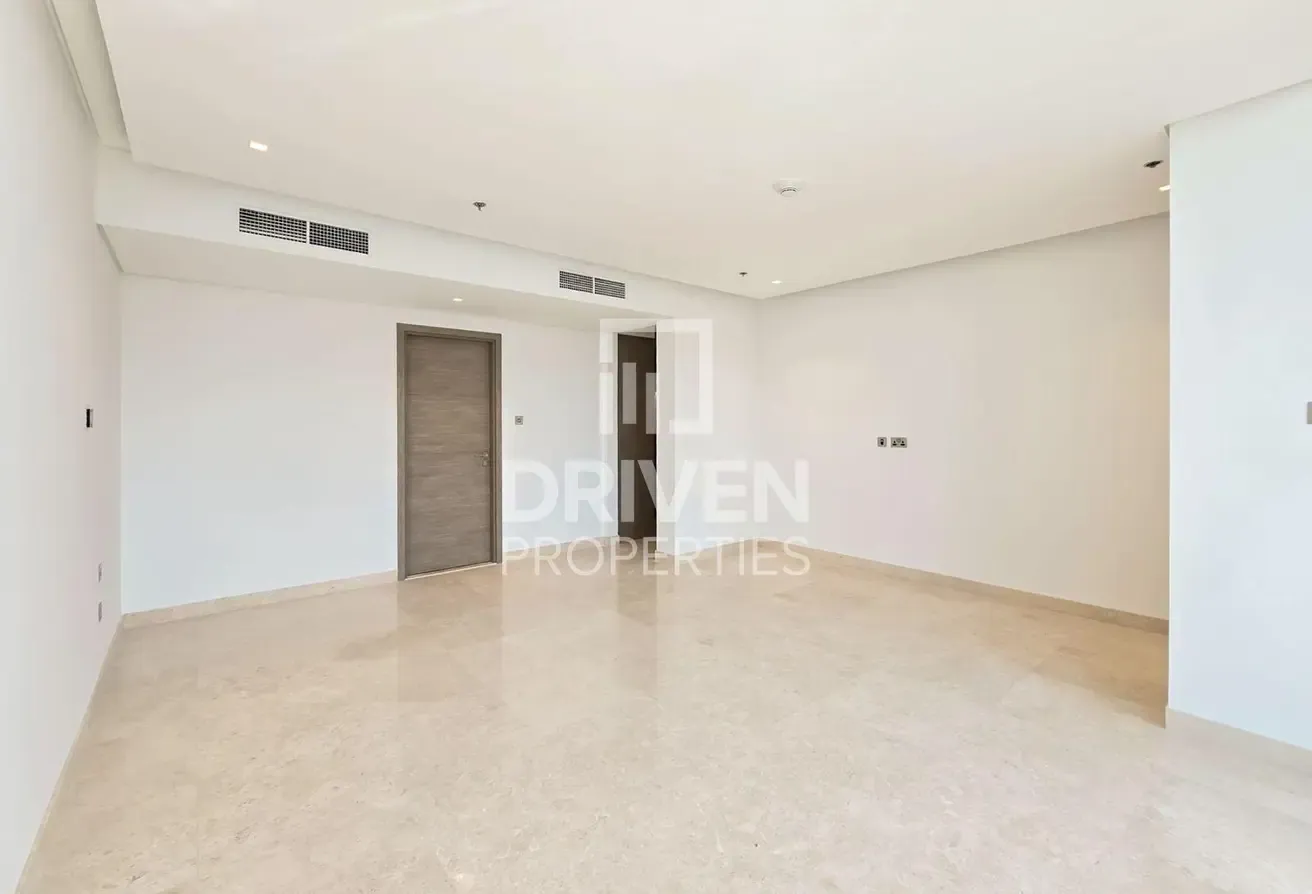 Spacious Layout plus Maids Room | Vacant Unit