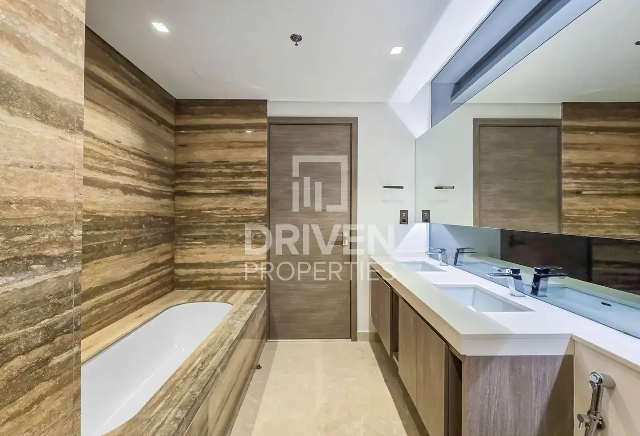 Spacious Layout plus Maids Room | Vacant Unit