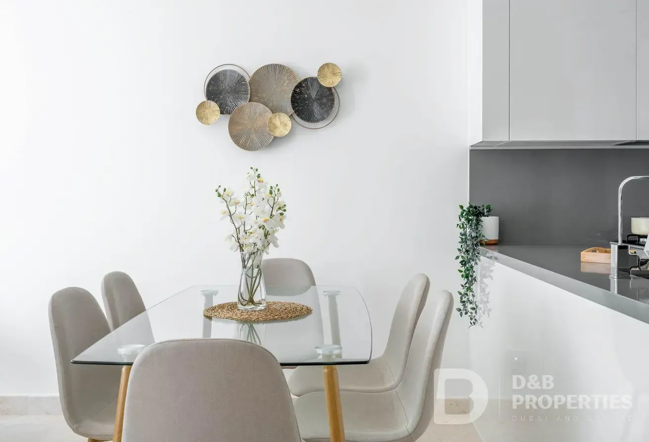 PRIME LOCATION | BRIGHT INTERIOR | STYLISH