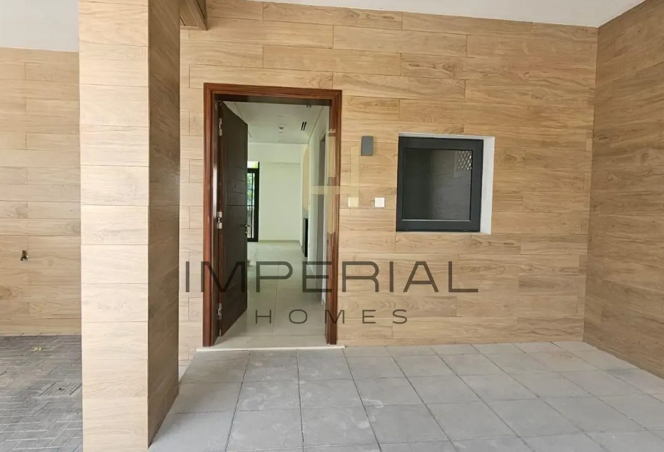 Corner 4 Bed Townhouse | Well Maintained | @190k