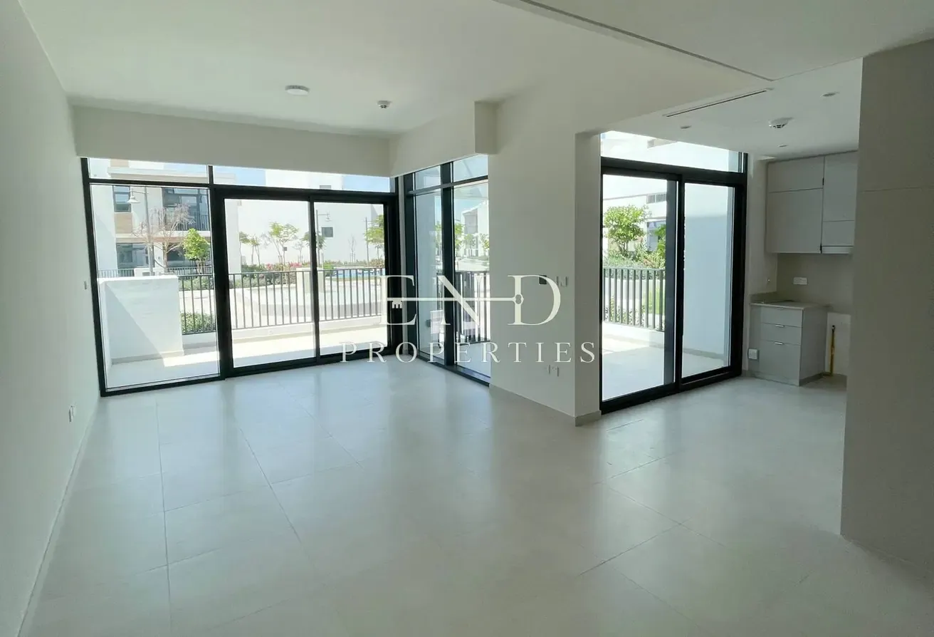 Corner Triplex | Single Row | Upgraded