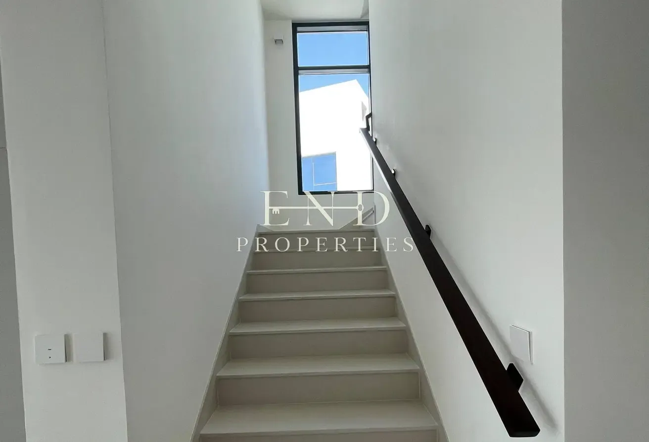 Corner Triplex | Single Row | Upgraded