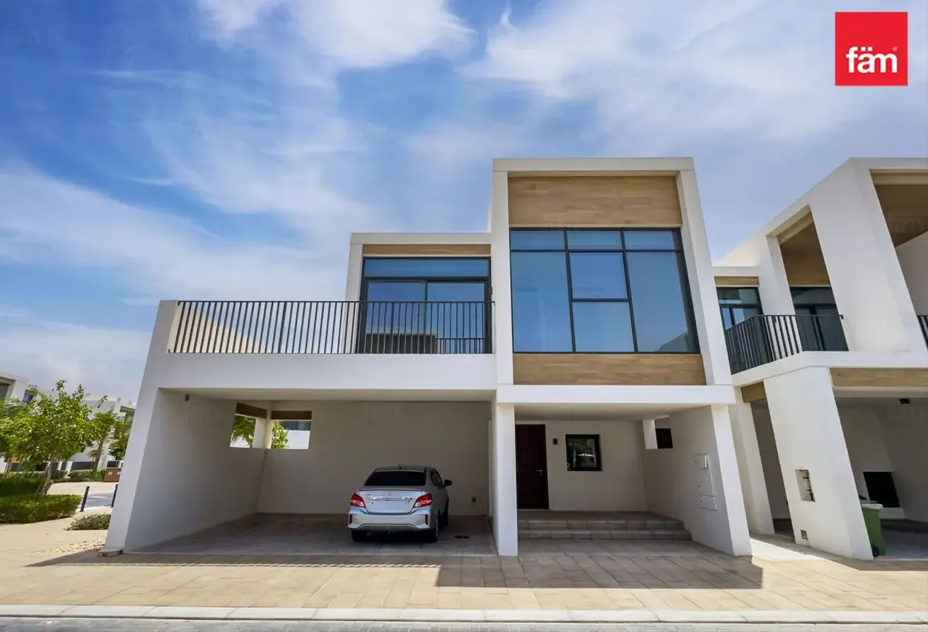 Spacious | Ready To Move | Corner | Near Amenities