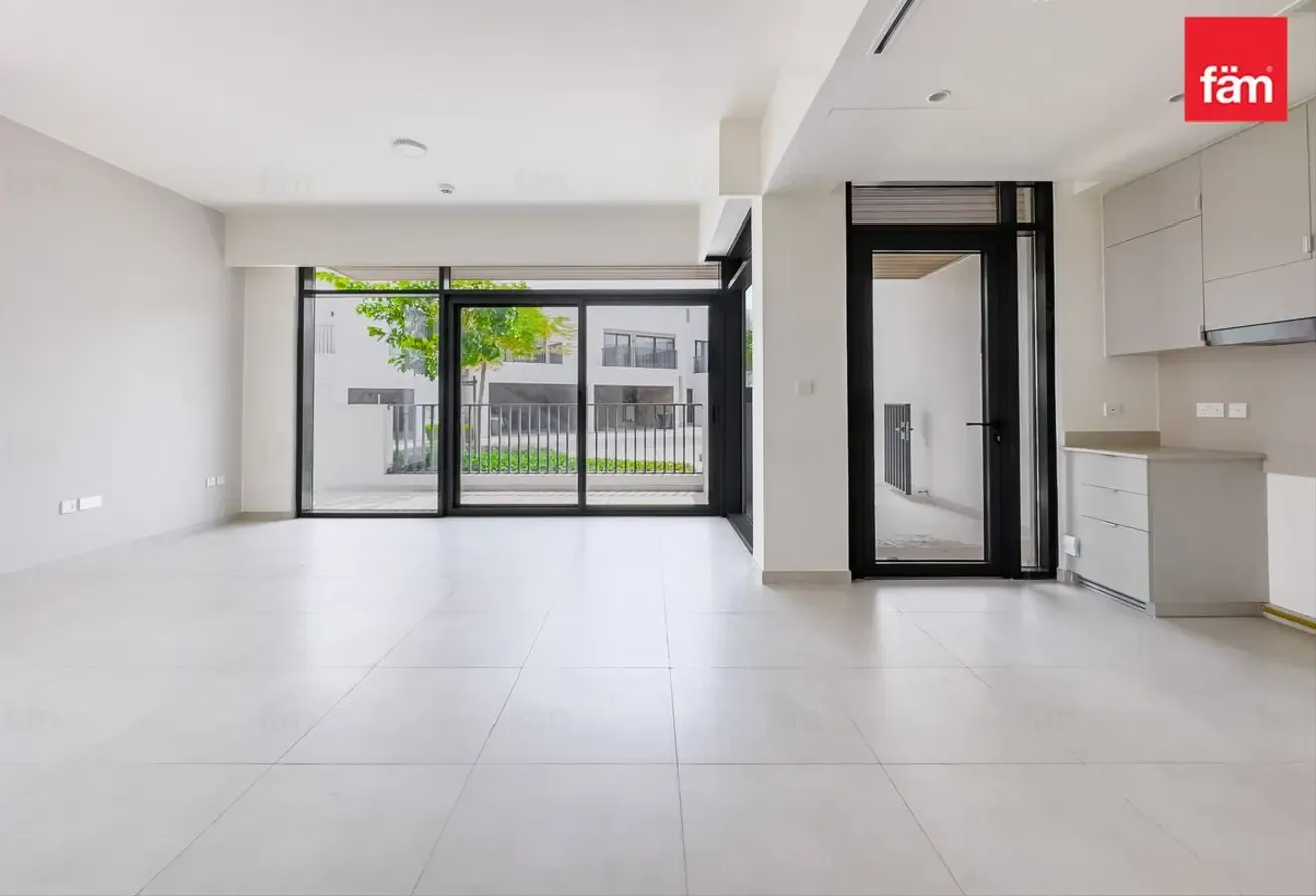 Spacious | Ready To Move | Corner | Near Amenities