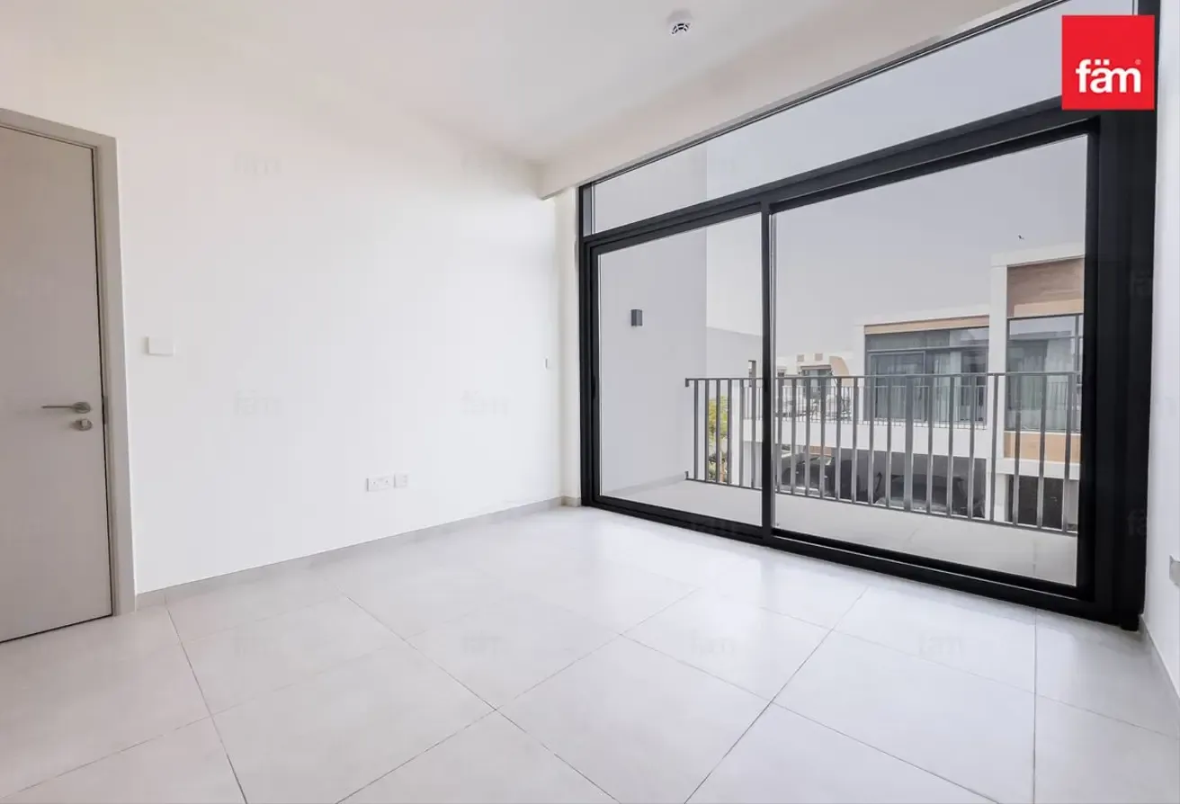 Spacious | Ready To Move | Corner | Near Amenities