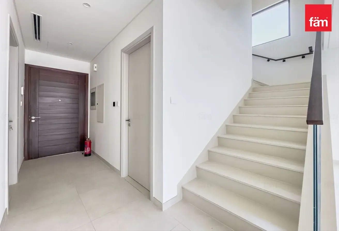 Spacious | Ready To Move | Corner | Near Amenities
