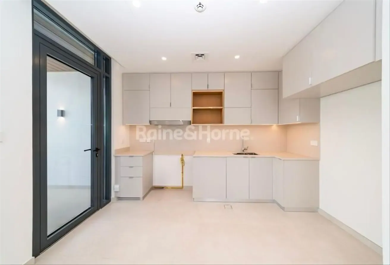 Pet Friendly I Single Row | Corner Unit Near Park