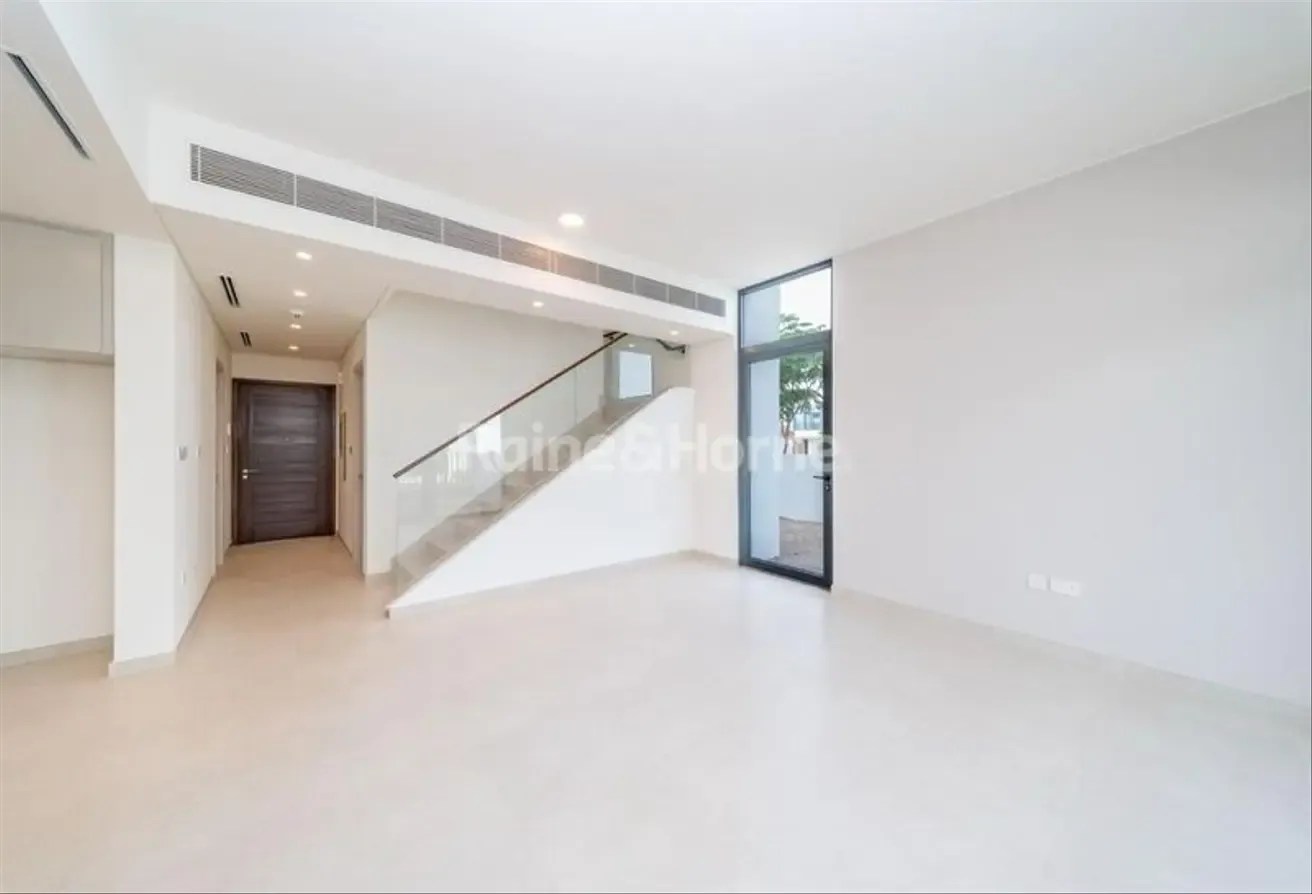 Pet Friendly I Single Row | Corner Unit Near Park