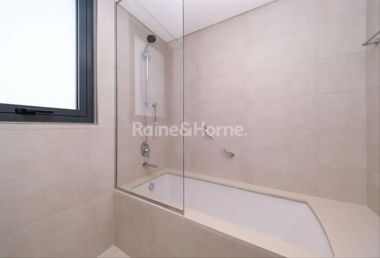 Pet Friendly I Single Row | Corner Unit Near Park