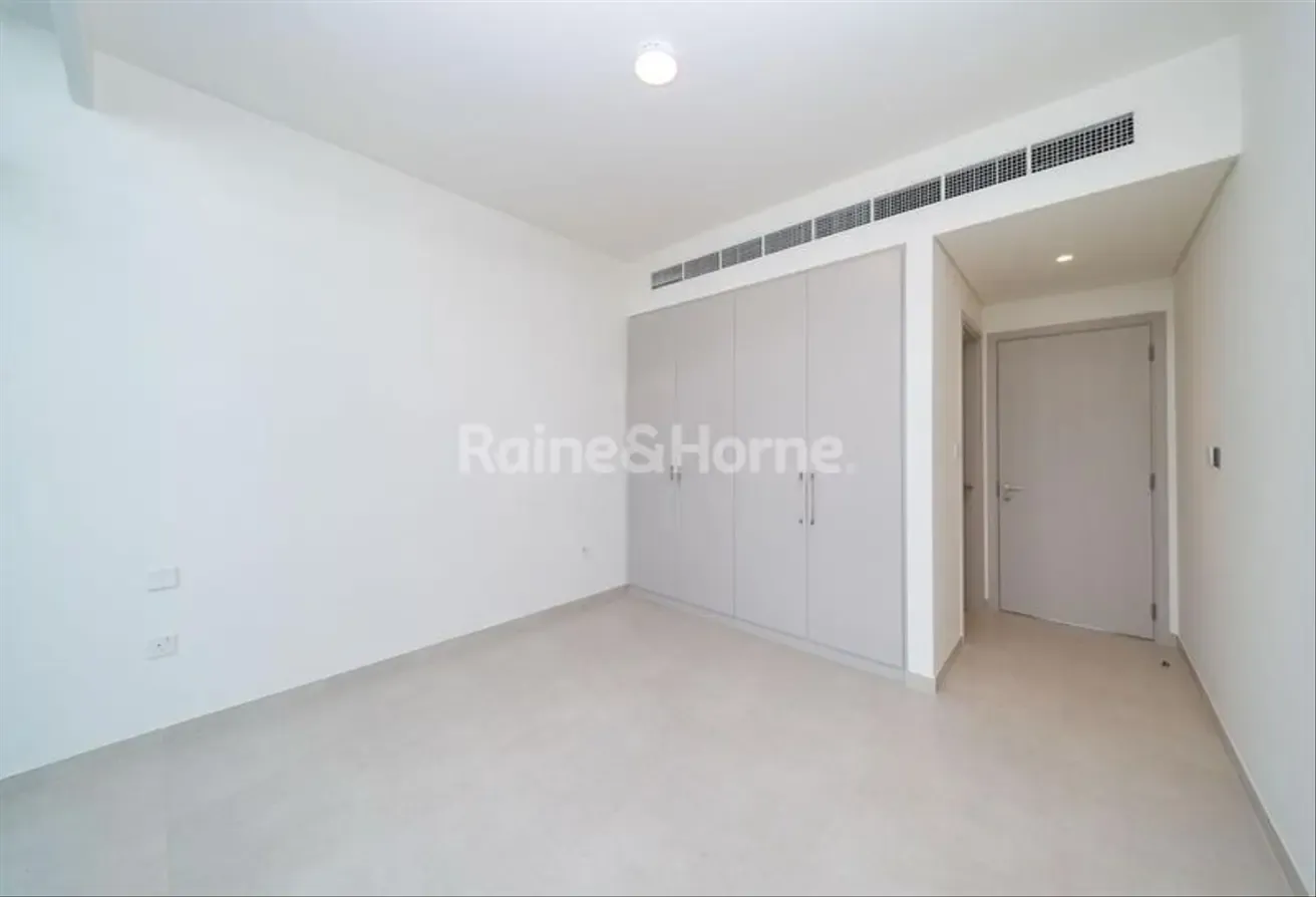Pet Friendly I Single Row | Corner Unit Near Park