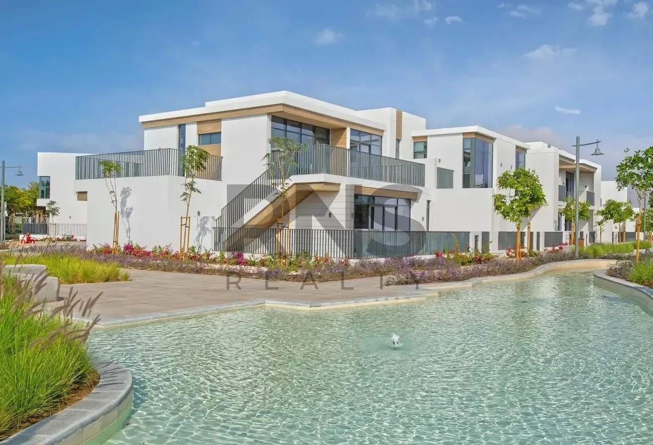 Corner Unit | Single Row | Spacious | Rare Layout