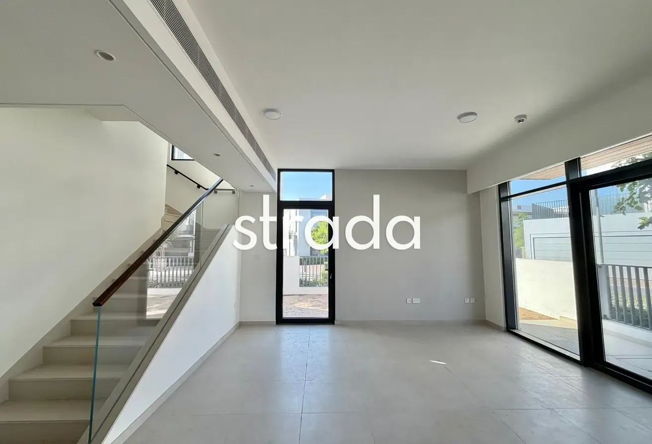 CORNER PLOT | NEXT TO KIDS AREA | VACANT NOW