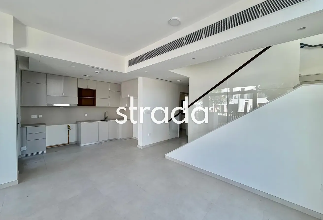 CORNER PLOT | NEXT TO KIDS AREA | VACANT NOW