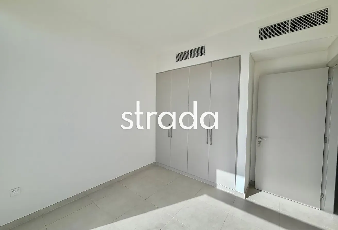 CORNER PLOT | NEXT TO KIDS AREA | VACANT NOW