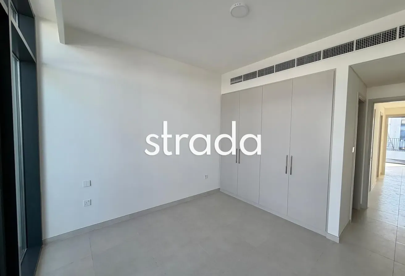 CORNER PLOT | NEXT TO KIDS AREA | VACANT NOW