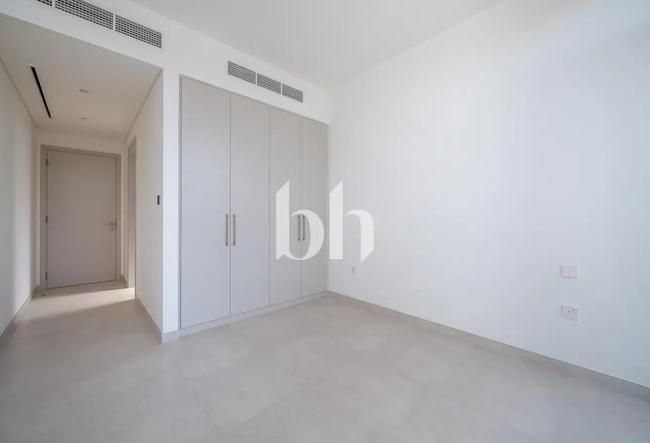 Corner Plot | Quiet Location | Near Amenities