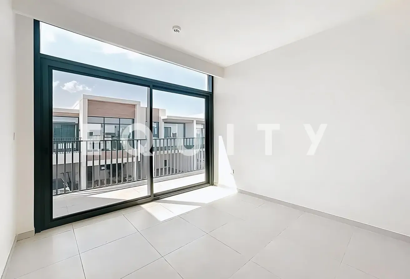 Large Plot Area | Corner Unit | Garden Space