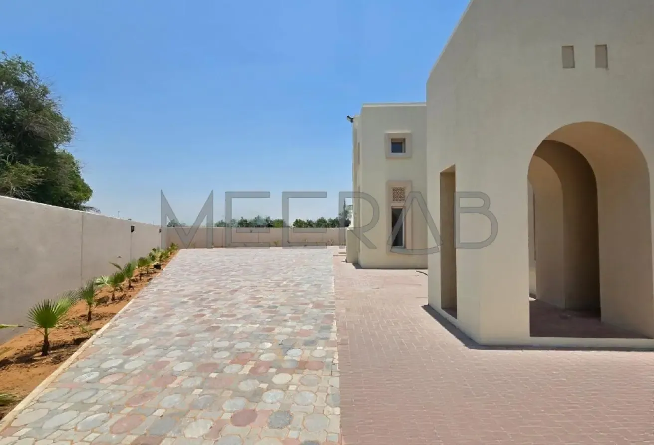 | WELL MAINTAINED | BIG PLOT | EXTERNAL MAJLIS |