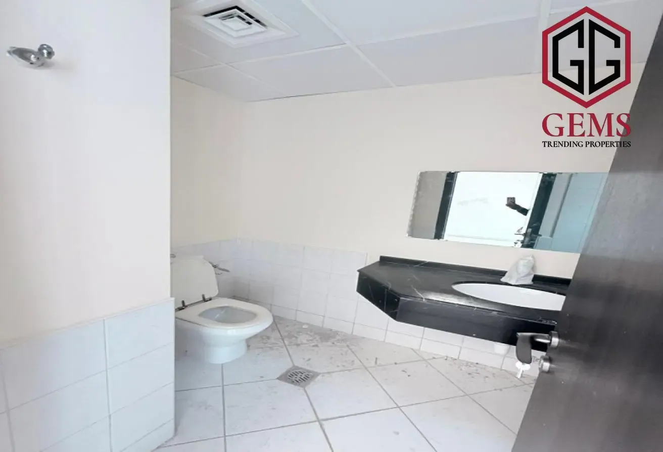 SPACIOUS | GROUND FLOOR VILLA | MAIDS ROOM