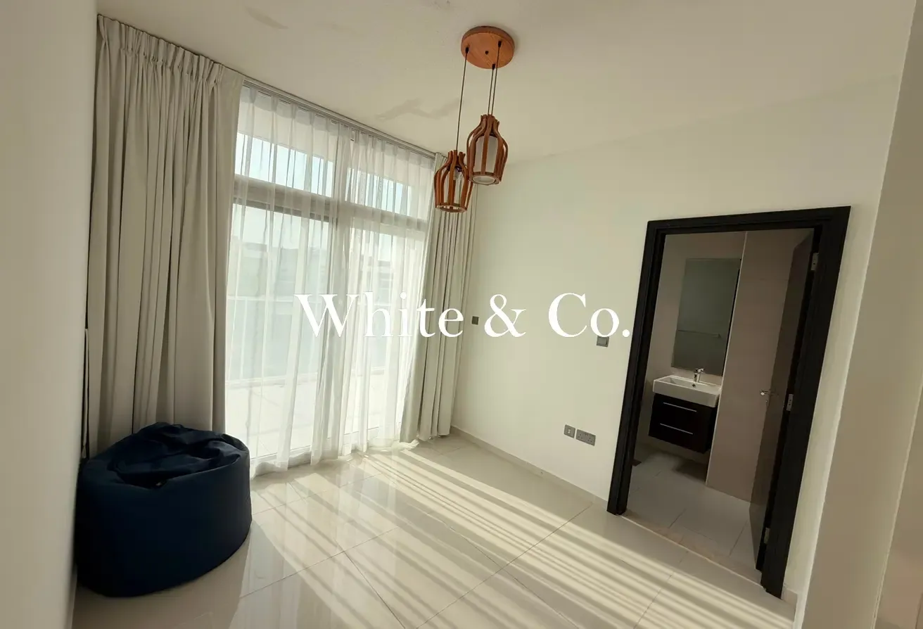 Upgraded 3 Bed | Appliances and Curtains