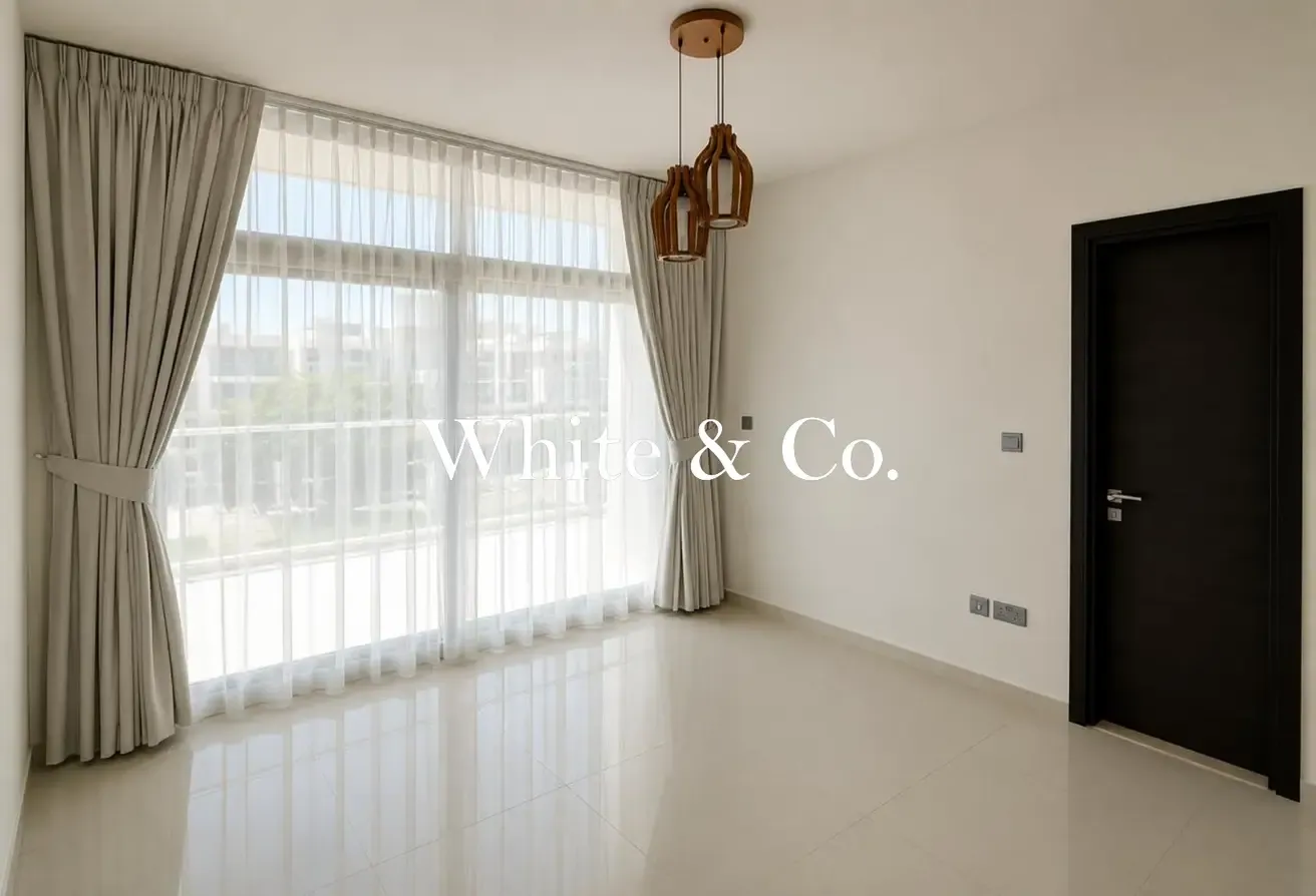 Upgraded 3 Bed | Appliances and Curtains