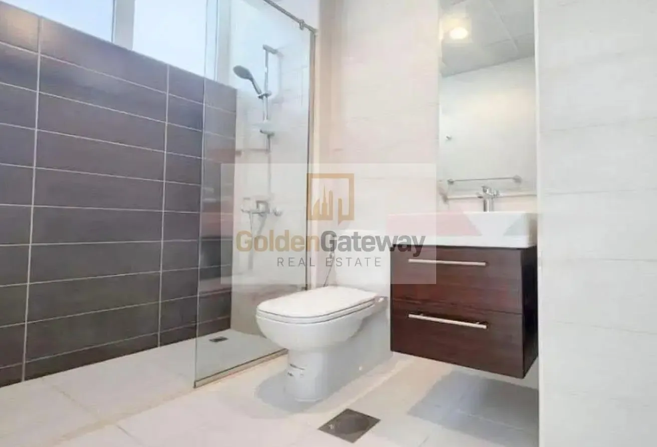 Well maintained | Easy Access | Vacant