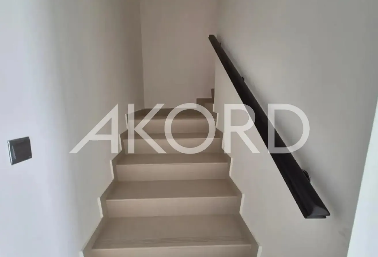 Unfurnished TH l Great Gardenl Spacious 3 Bedroom