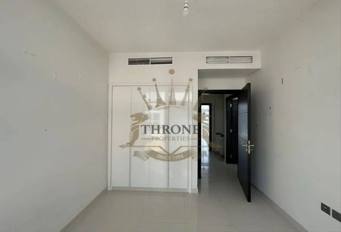 3BEDROOM || CORNER UNIT || L-SHAPED GARDEN
