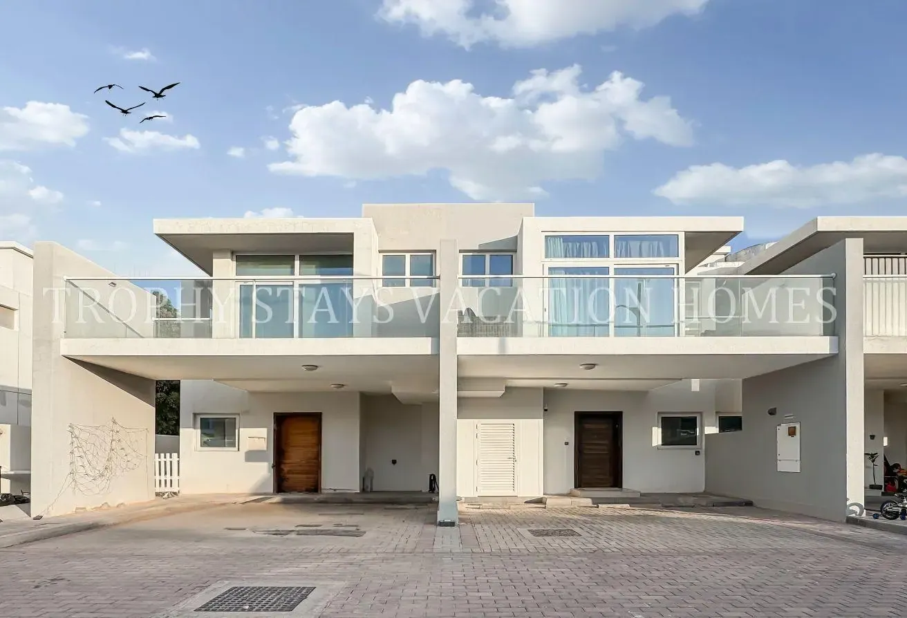 Spacious 3BR Home | Damac Hills | Multiple Cheqes