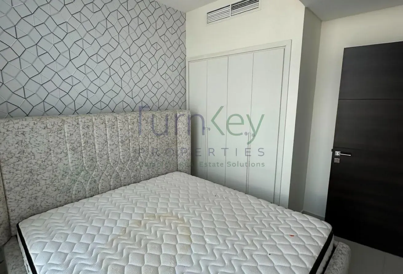 Upgraded | RRM type | Semi Furnished
