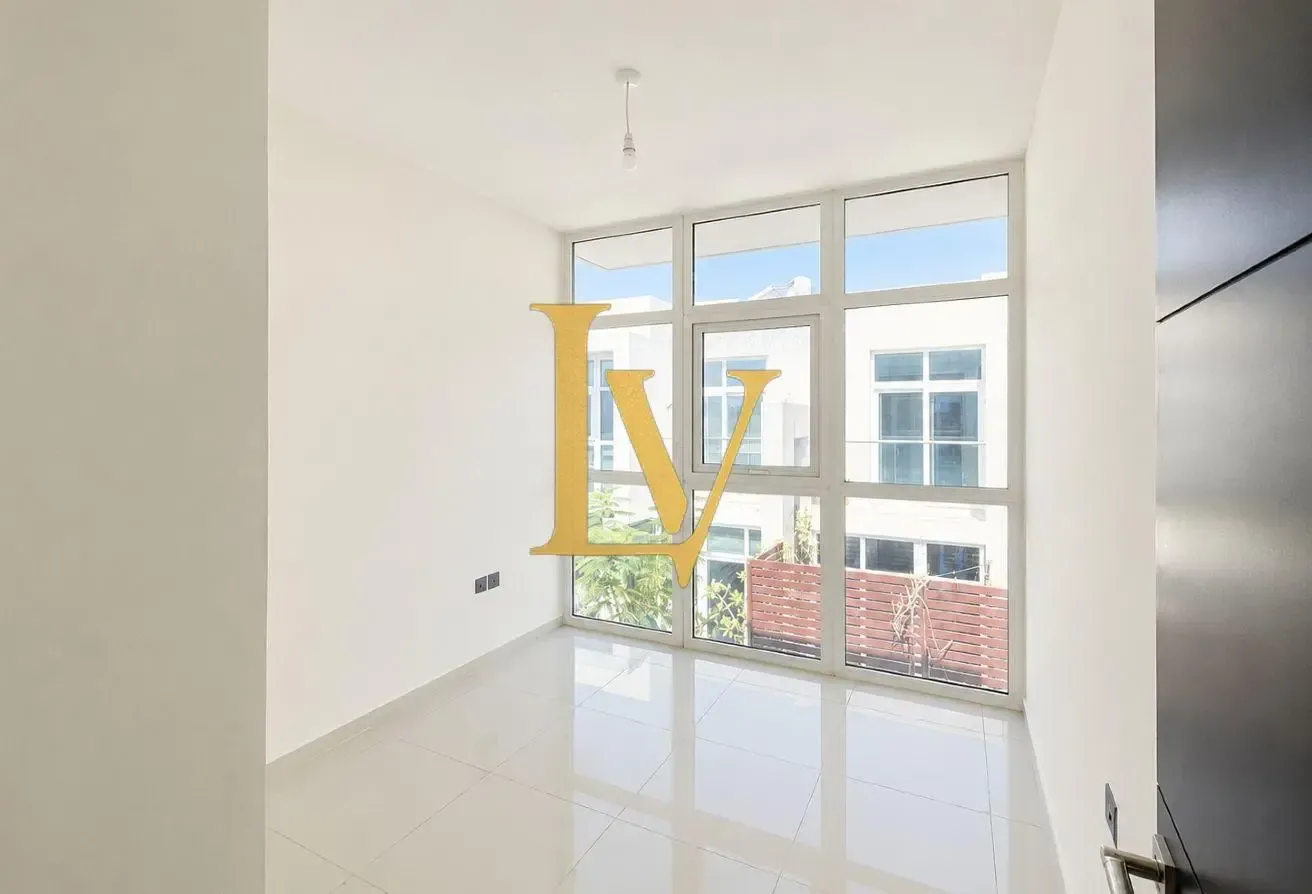 3BR | Well Maintained | Corner Unit |Ready To Move