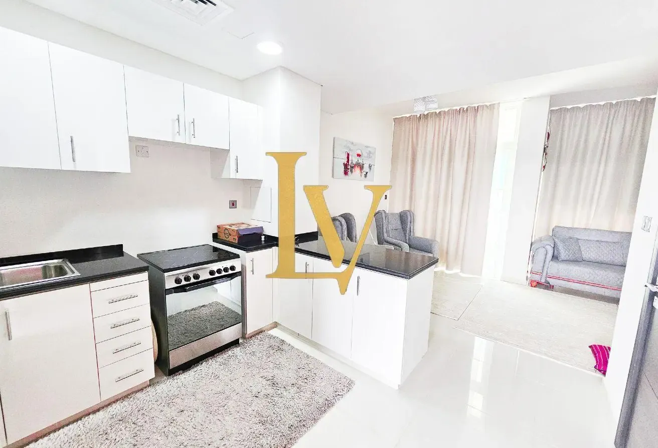 Fully Furnished 3-Bedroom Middle Unit | Prime Loca