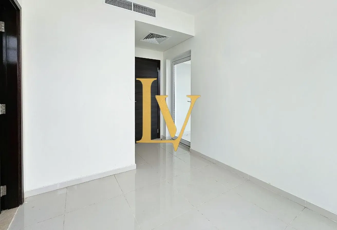3BR | Middle Unit | Prime Location | Near the Gate