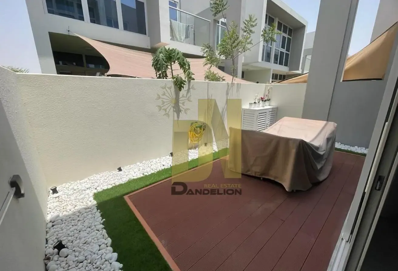 Move-In Ready 3BR Townhouse | Fully Furnished