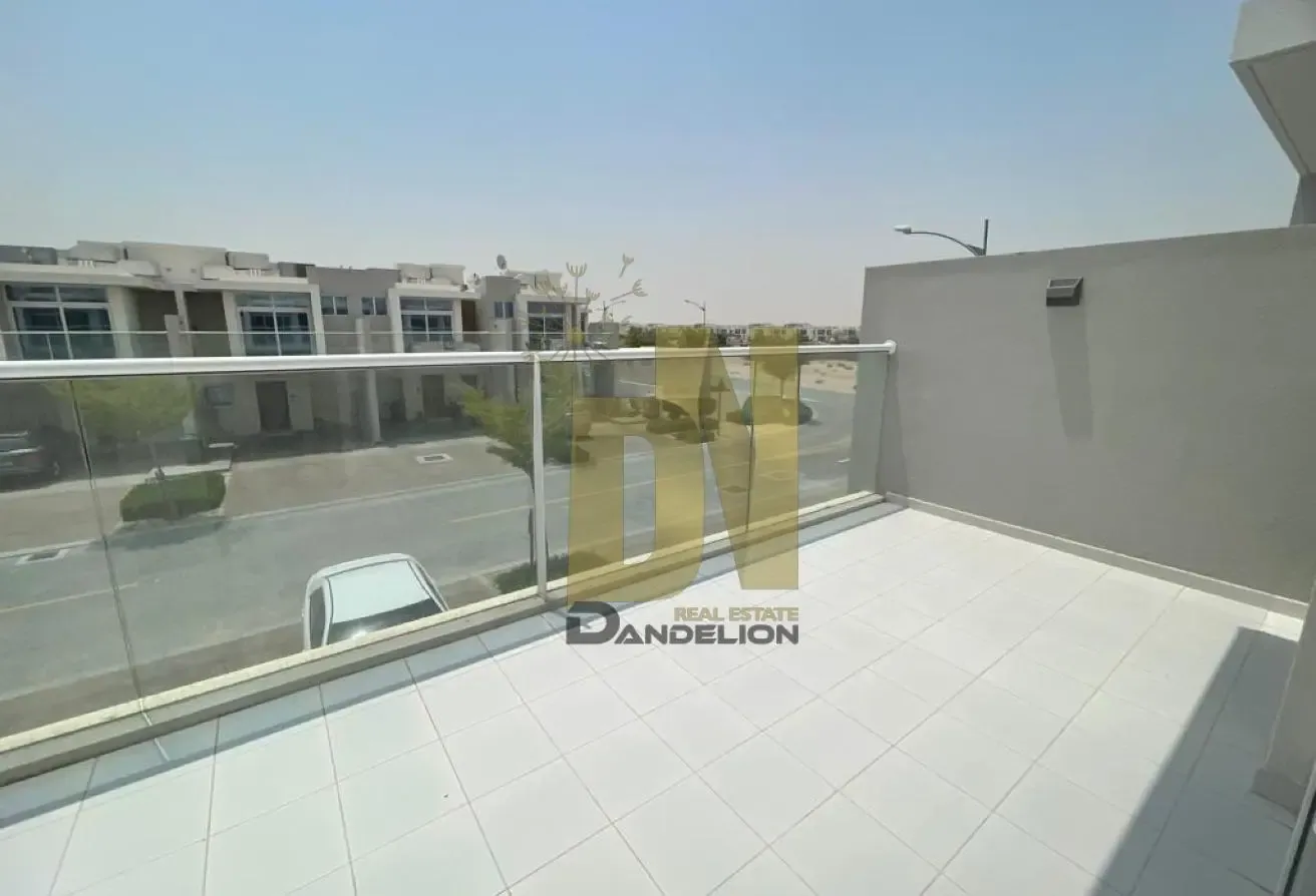 Move-In Ready 3BR Townhouse | Fully Furnished