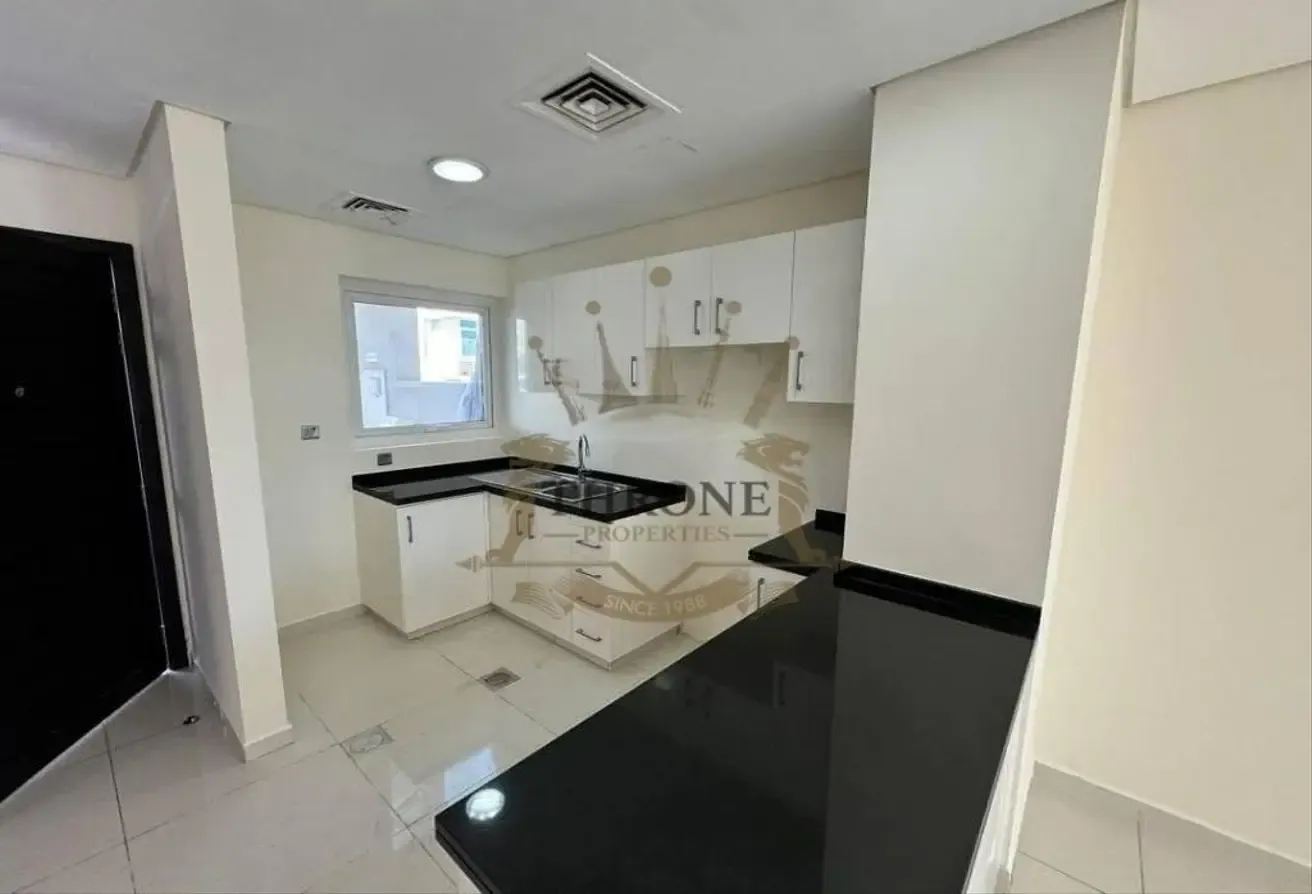 LUXURY WELL-MAINTAINED UNIT | PRIME LOCATION