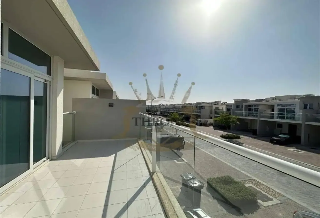 LUXURY WELL-MAINTAINED UNIT | PRIME LOCATION