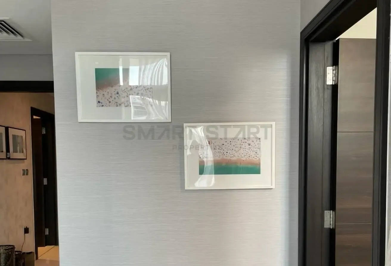 Fully Furnished / Corner / Never Rented