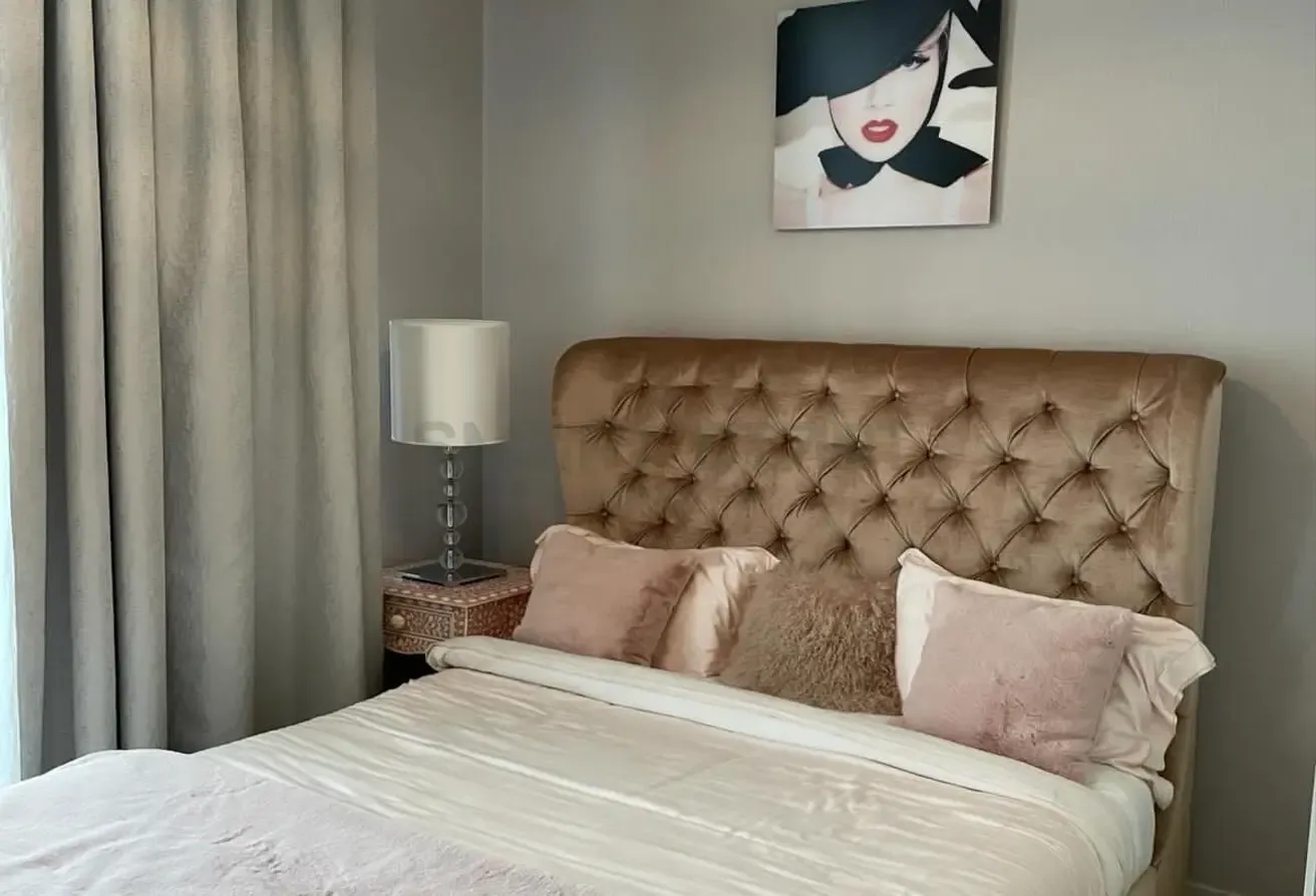 Fully Furnished / Corner / Never Rented