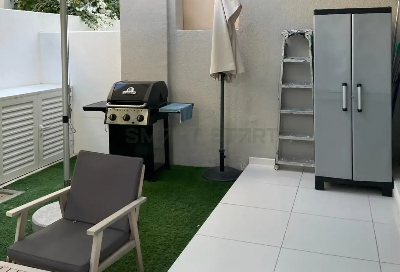 Fully Furnished / Corner / Never Rented