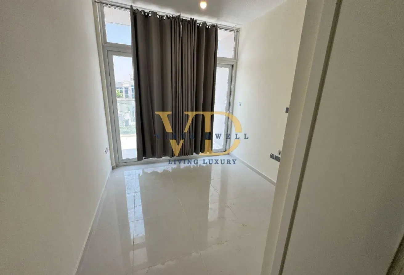 BACK TO BACK | 3 BEDROOM | VACANT