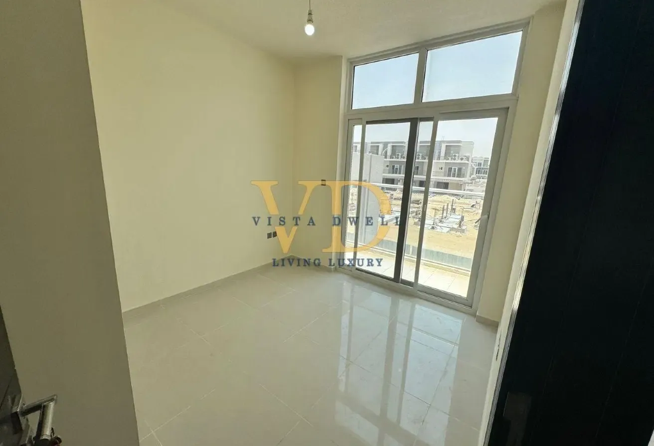BACK TO BACK | 3 BEDROOM | VACANT