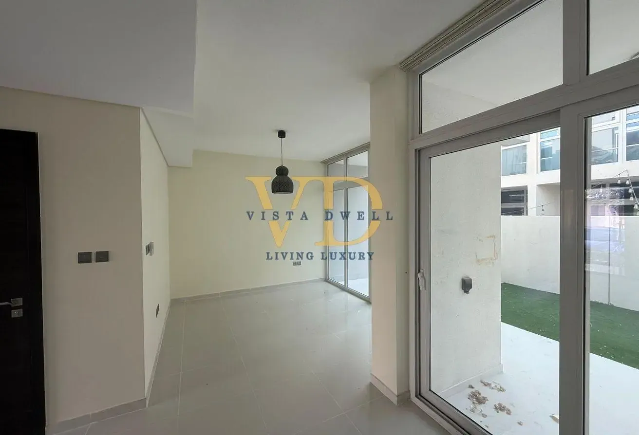 3 BEDROOM CORNER UNIT | PRIME LOCATION