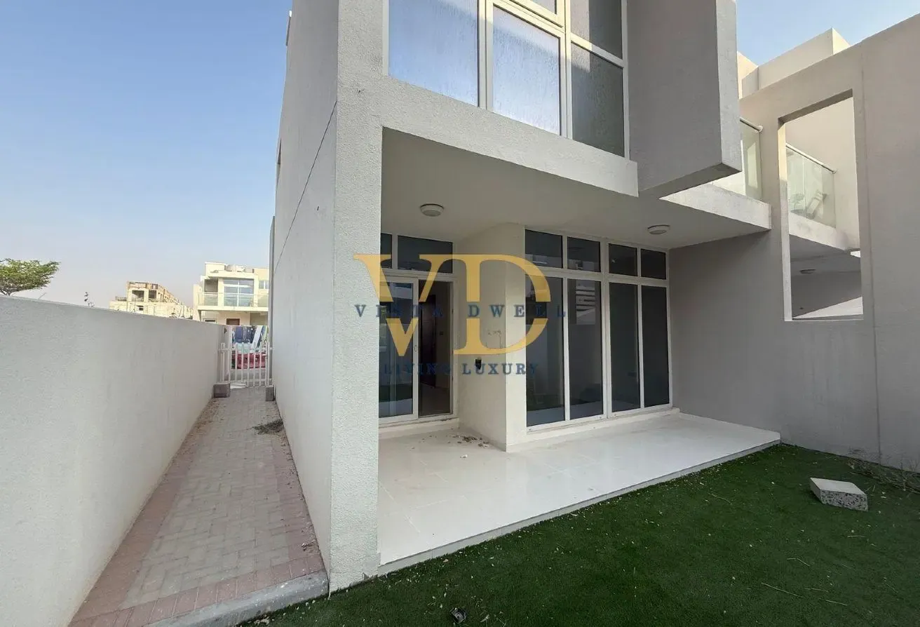 3 BEDROOM CORNER UNIT | PRIME LOCATION