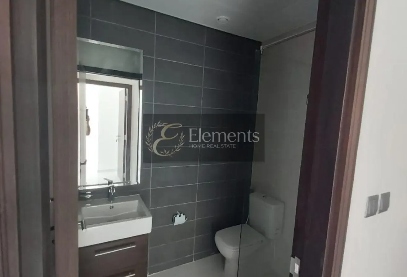 3 Br Townhouse | Unfurnished | Spacious Area