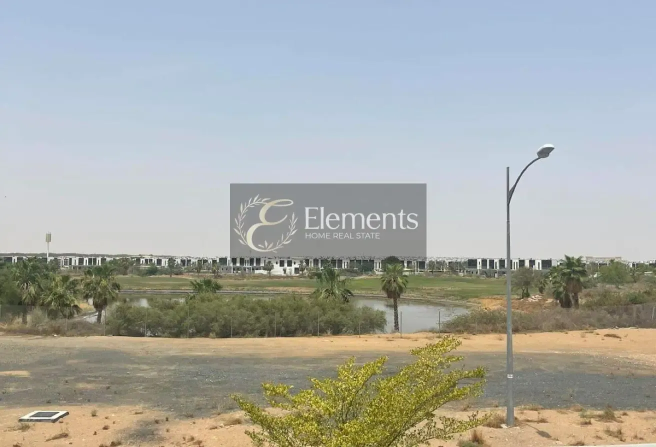 3 Br Townhouse | Unfurnished | Spacious Area