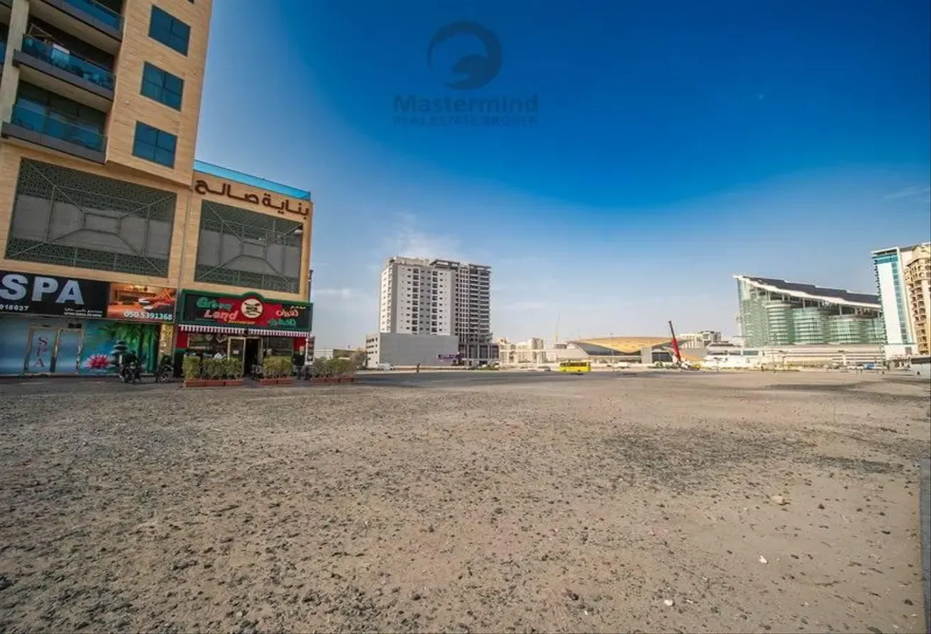 G+14 Mix use plot for sale in Jaddaf