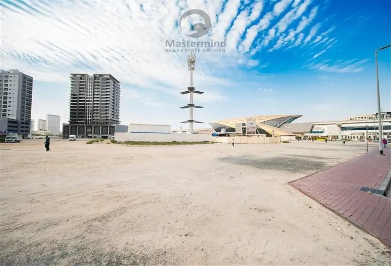 G+14 Mix use plot for sale in Jaddaf