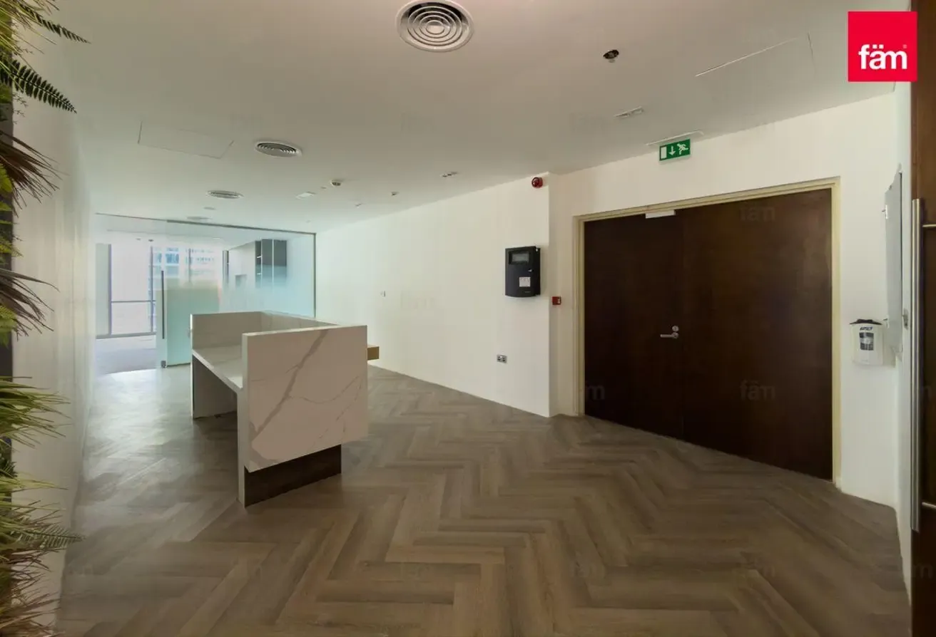 Prestigious office|Skyline view|Great investment