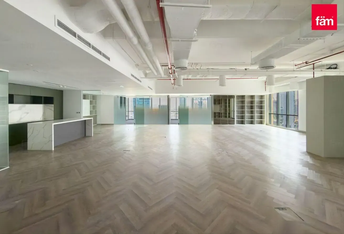 Prestigious office|Skyline view|Great investment